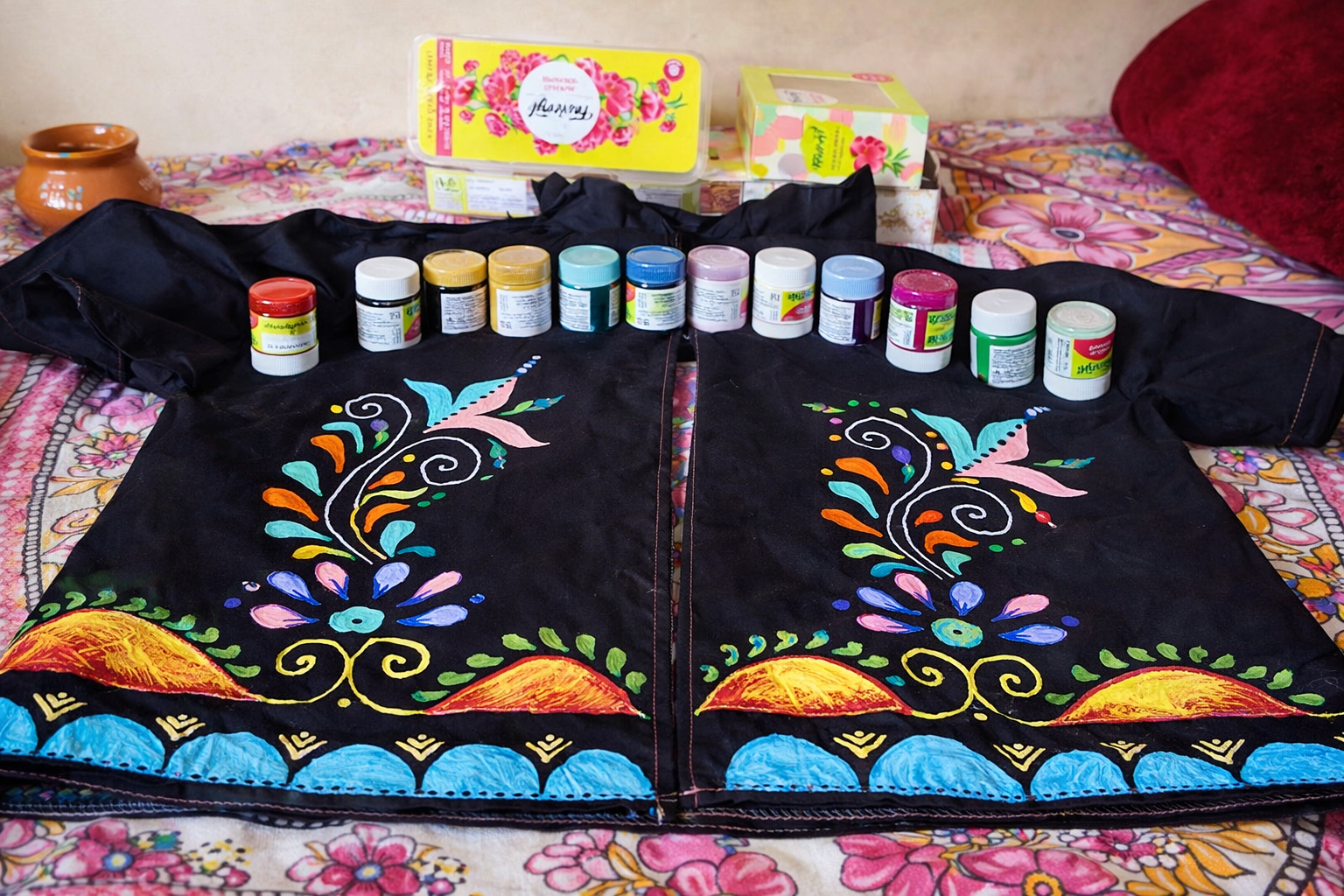 Fabcric painting Workshop workshop activity image 2